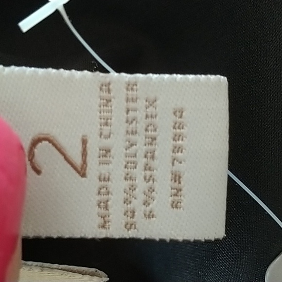 Chico's Black Sophisticated Tank Shell Chico's 2 (M) - Picture 8 of 8